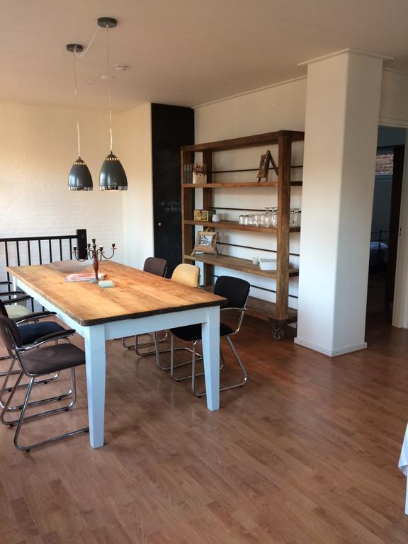 Gastenverblijf Door De Poort Tilburg Bagian luar foto