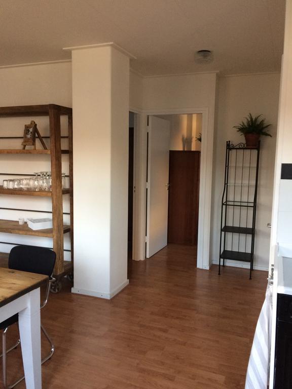 Gastenverblijf Door De Poort Tilburg Bagian luar foto